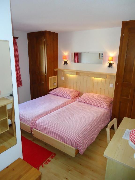 Mirabeau Hotel 3*